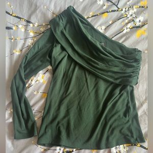 NWOT Banana Republic Green one shoulder sweater